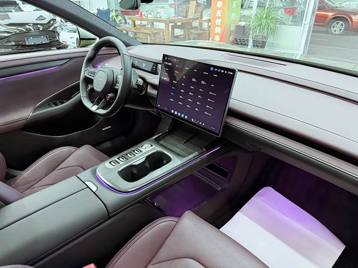 Фото 18 - Xiaomi SU7