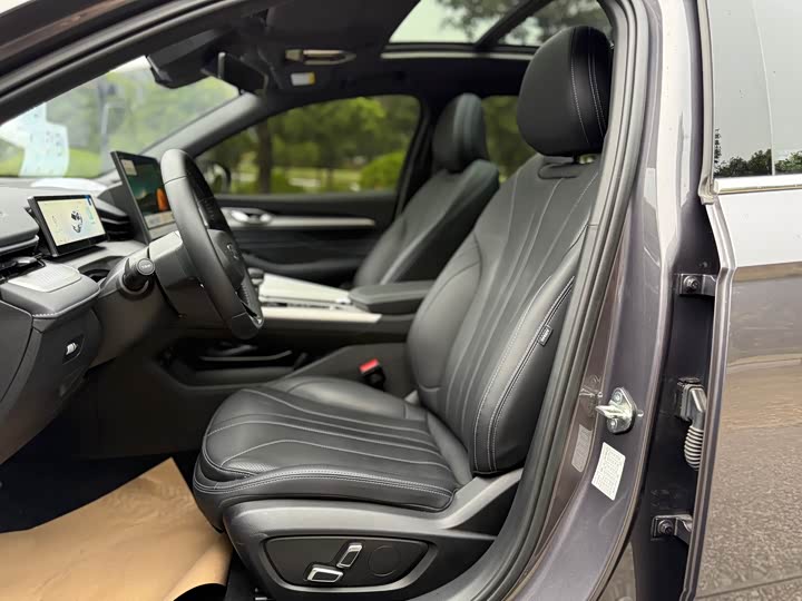 Фото 11 - Geely Preface