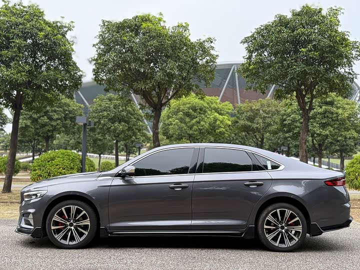 Фото 4 - Geely Preface