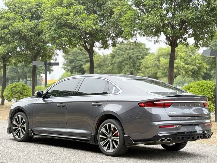 Фото 8 - Geely Preface