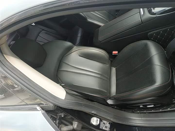 Фото 11 - XPeng P7