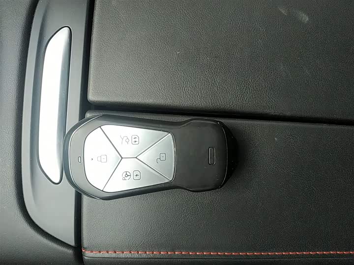 Фото 12 - XPeng P7