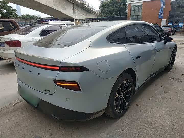 Фото 9 - XPeng P7