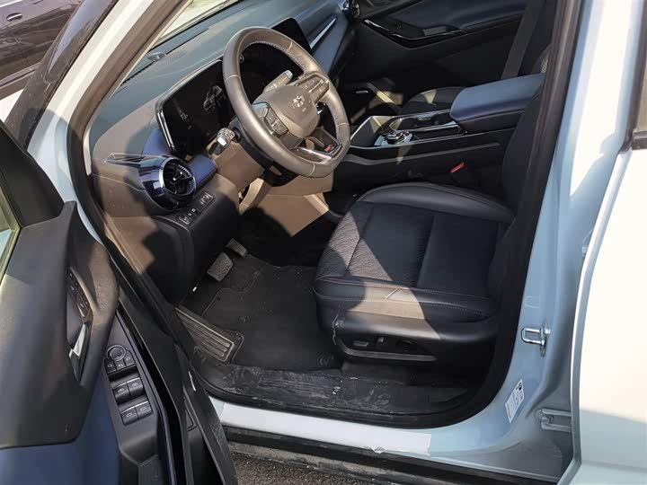 Фото 15 - Chevrolet Equinox Plus