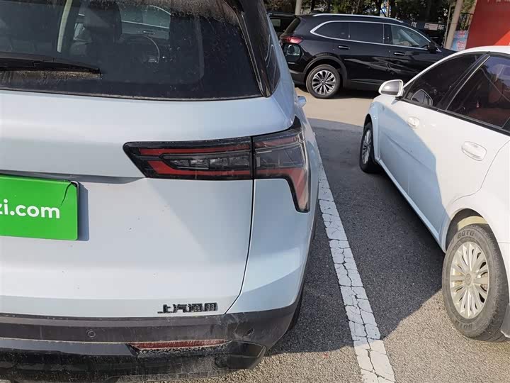 Фото 8 - Chevrolet Equinox Plus