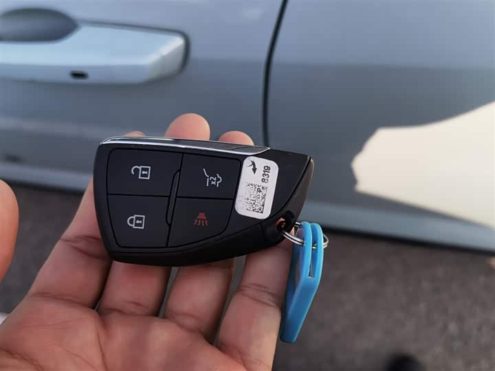 Фото 9 - Chevrolet Equinox Plus