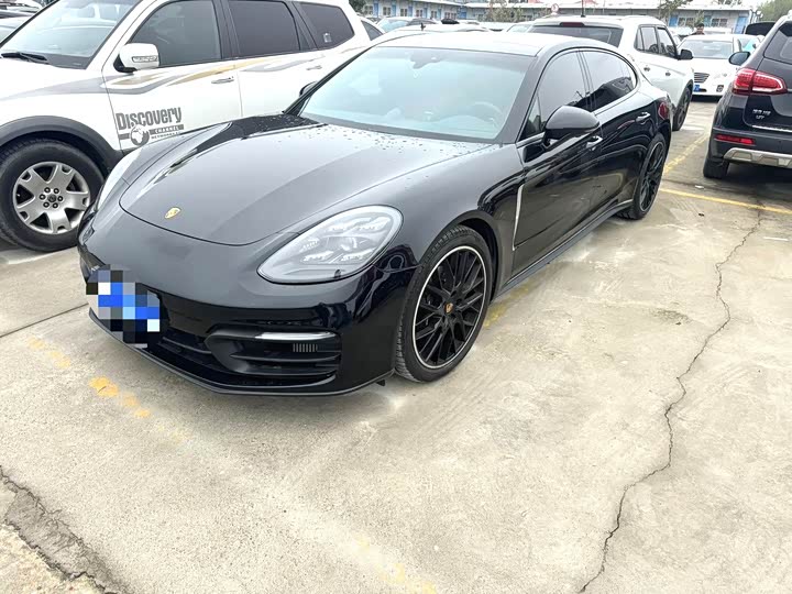 Фото 1 - Porsche Panamera