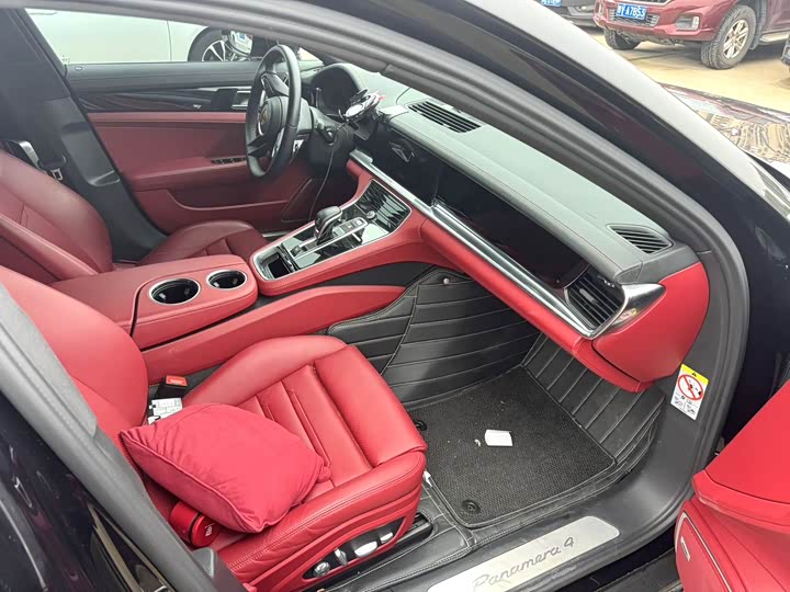 Фото 4 - Porsche Panamera