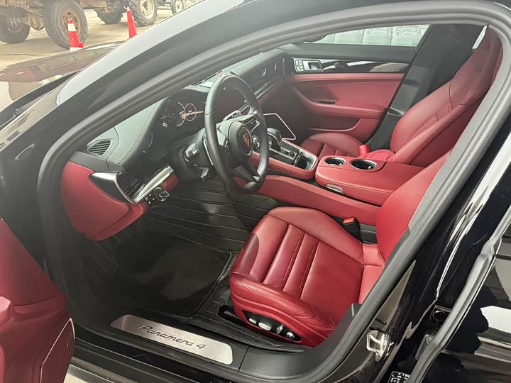 Фото 7 - Porsche Panamera