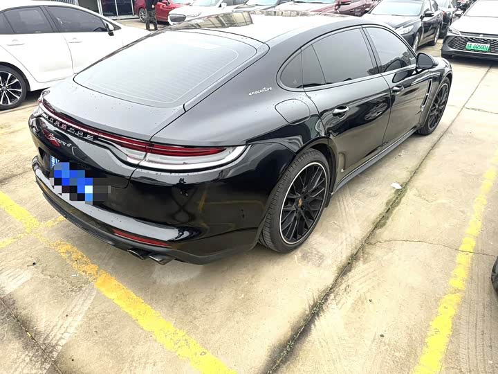 Фото 9 - Porsche Panamera