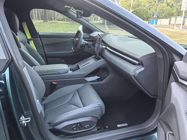 Фото 4 - XPeng P7