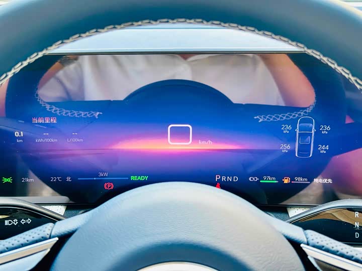 Фото 10 - Buick GL8 Hybrid