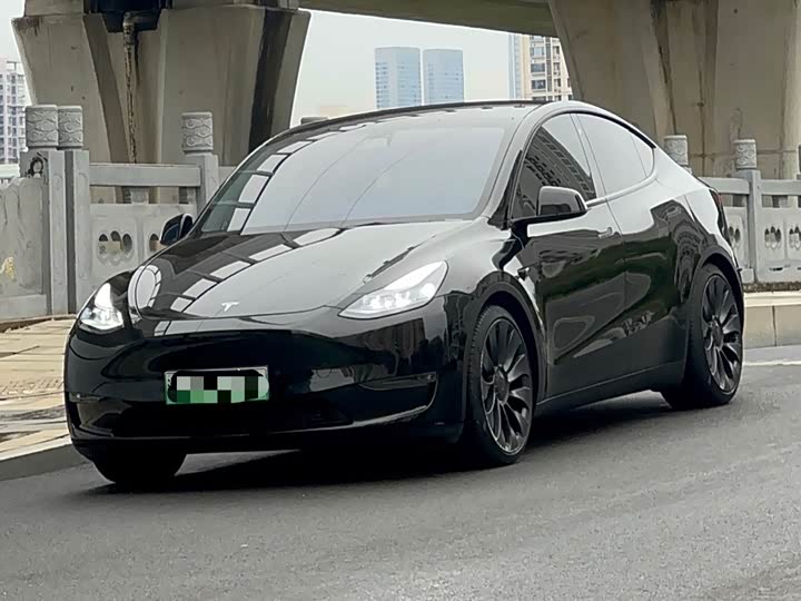 Фото 1 - Tesla Model Y