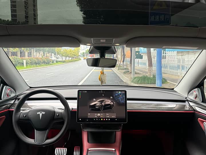 Фото 4 - Tesla Model Y