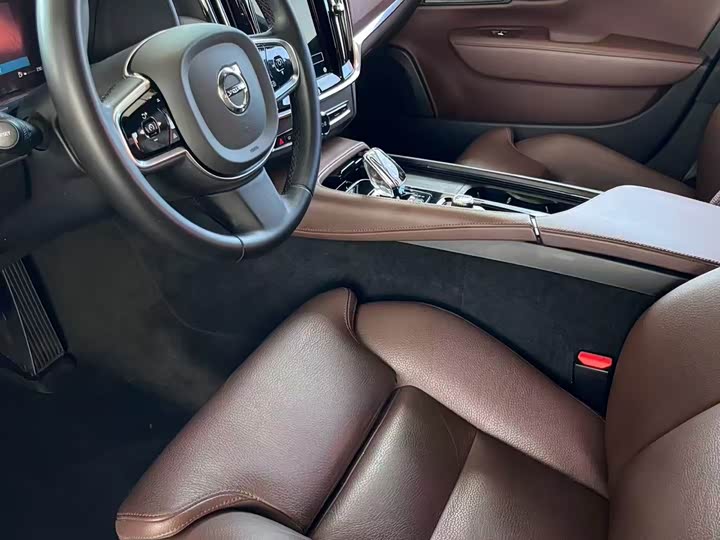 Фото 6 - Volvo S90