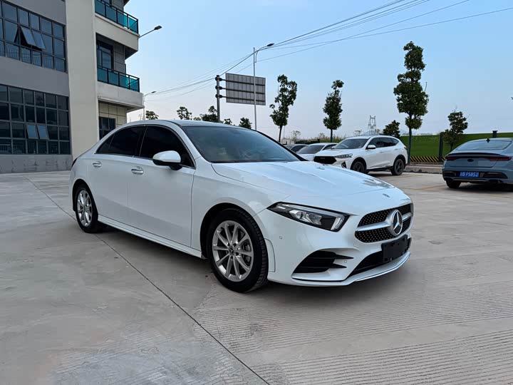 Фото 1 - Mercedes-Benz A-Class