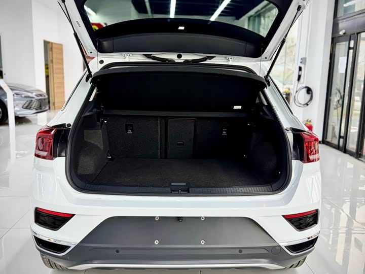 Фото 18 - Volkswagen T-Roc