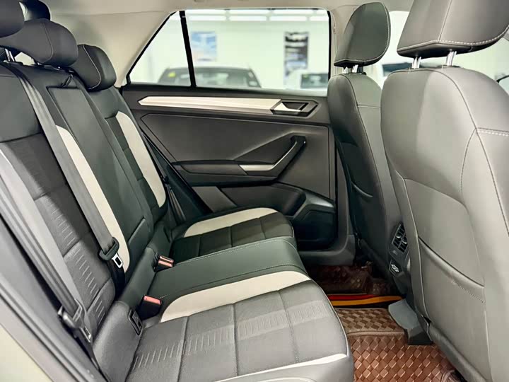 Фото 20 - Volkswagen T-Roc