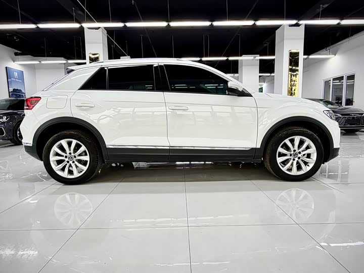 Фото 7 - Volkswagen T-Roc