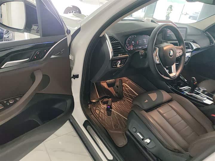 Фото 16 - BMW X3