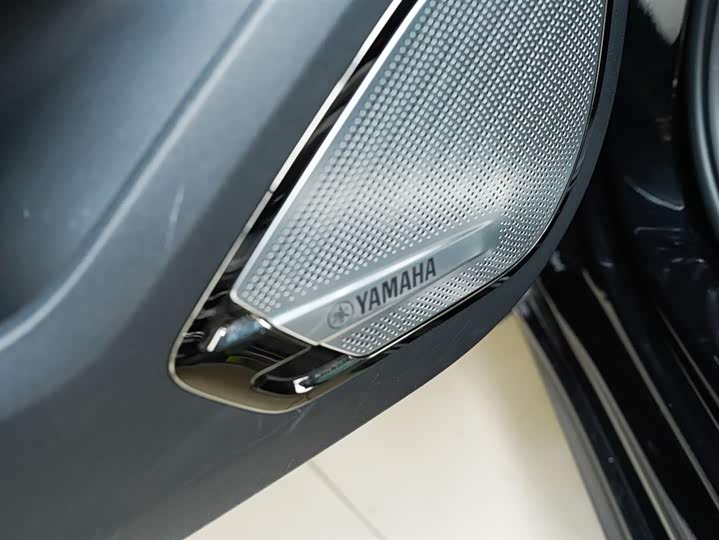 Фото 12 - Zeekr 001