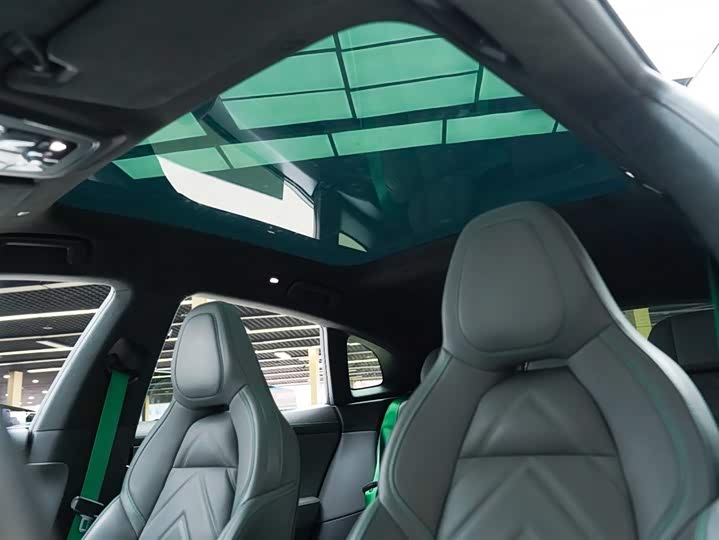 Фото 16 - Zeekr 001