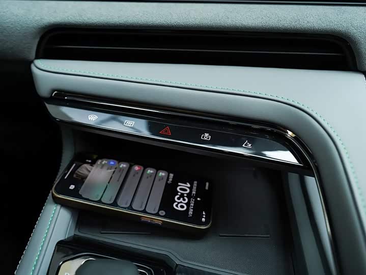 Фото 9 - Zeekr 001