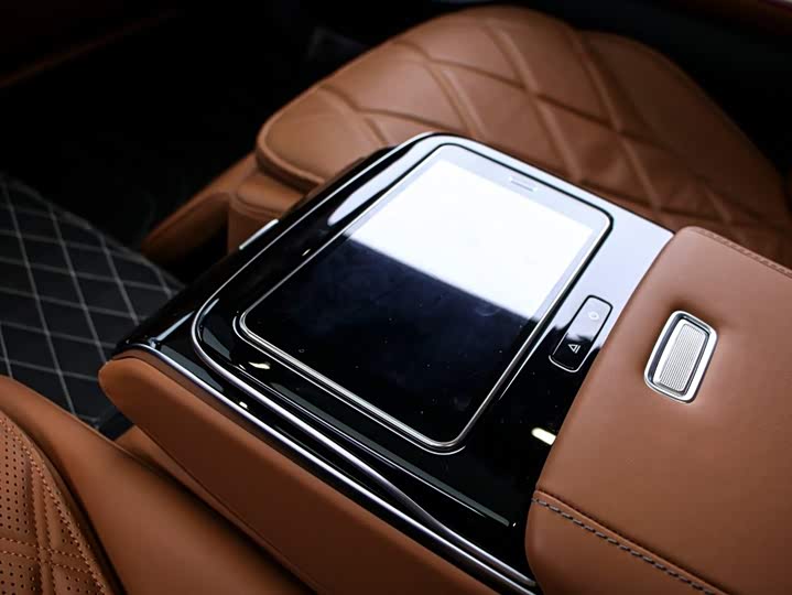 Фото 16 - Mercedes-Benz Maybach S-Class