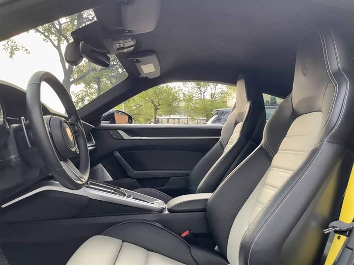 Фото 10 - Porsche 911