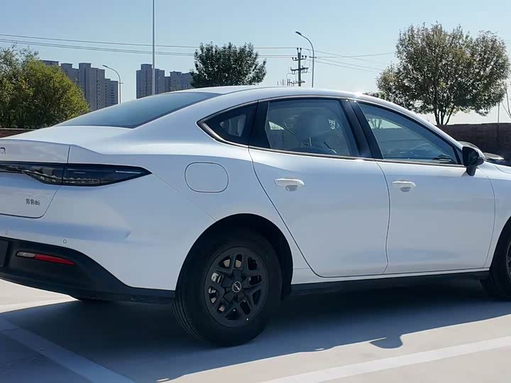 Фото 2 - BYD Seal 05 DM-i Hybrid