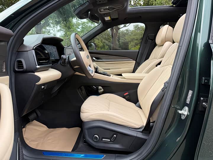 Фото 11 - Geely Monjaro