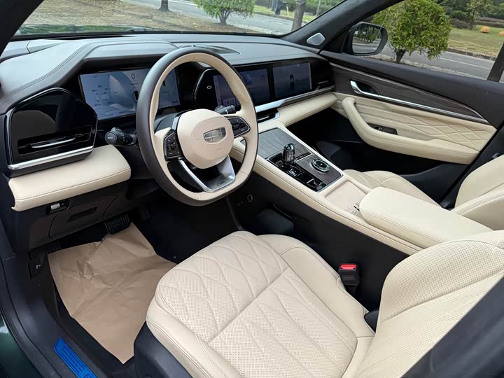 Фото 12 - Geely Monjaro