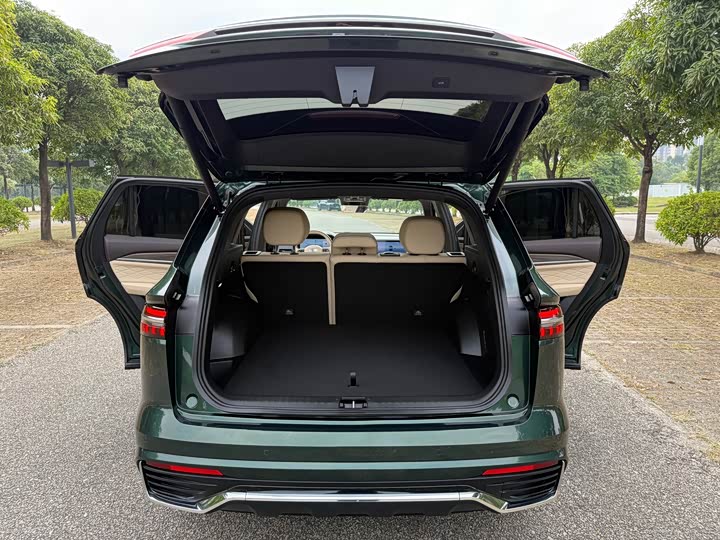 Фото 33 - Geely Monjaro