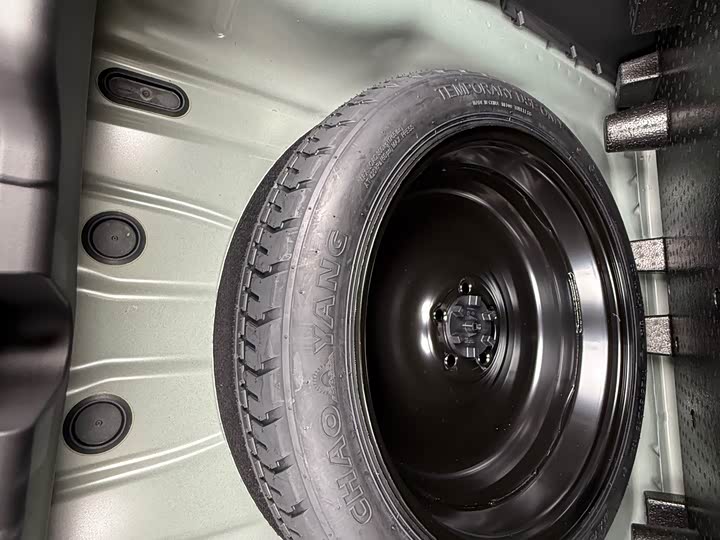 Фото 34 - Geely Monjaro