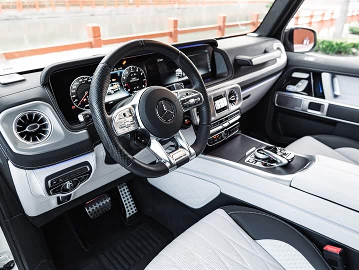 Фото 16 - Mercedes-Benz G-Class AMG