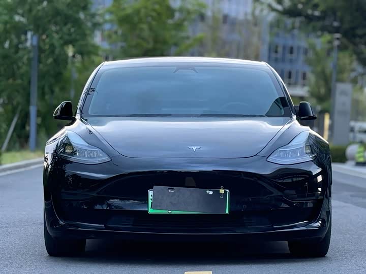 Фото 2 - Tesla Model 3