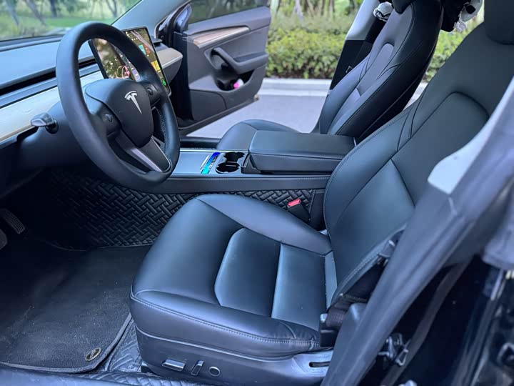 Фото 6 - Tesla Model 3