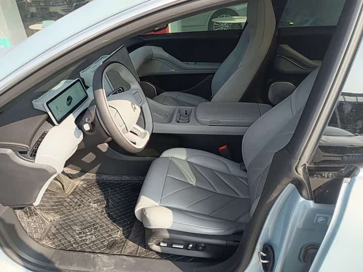 Фото 3 - Nio ET5T