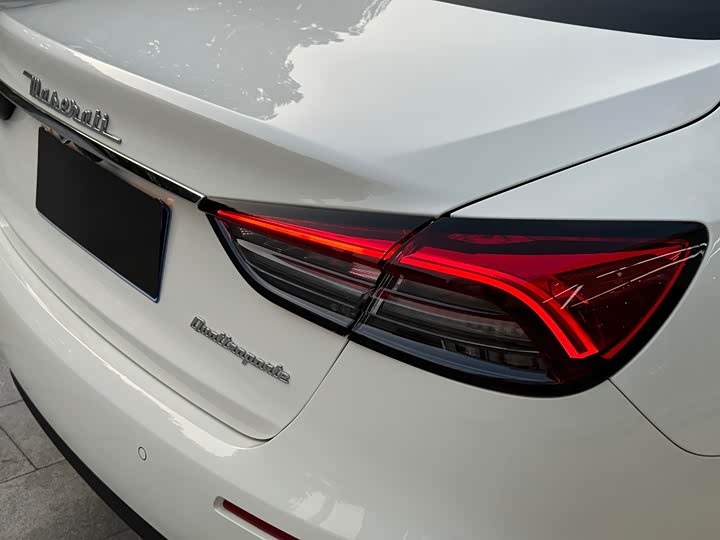 Фото 15 - Maserati Quattroporte