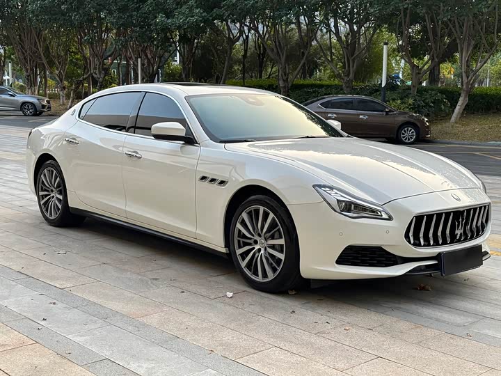 Фото 3 - Maserati Quattroporte
