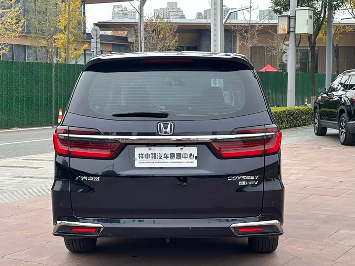 Фото 10 - Honda Odyssey