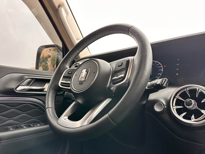 Фото 12 - Tank 300