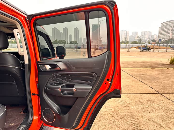 Фото 18 - Tank 300