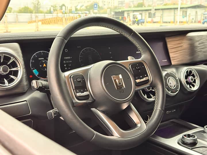 Фото 26 - Tank 300