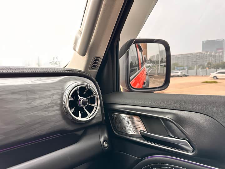 Фото 9 - Tank 300