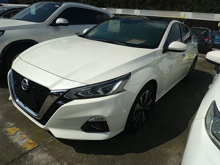 Фото 1 - Nissan Teana