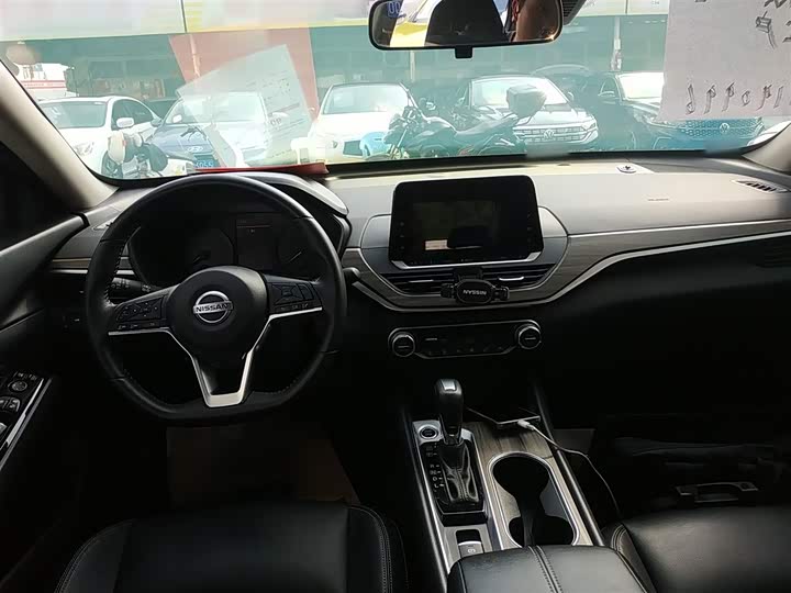 Фото 10 - Nissan Teana