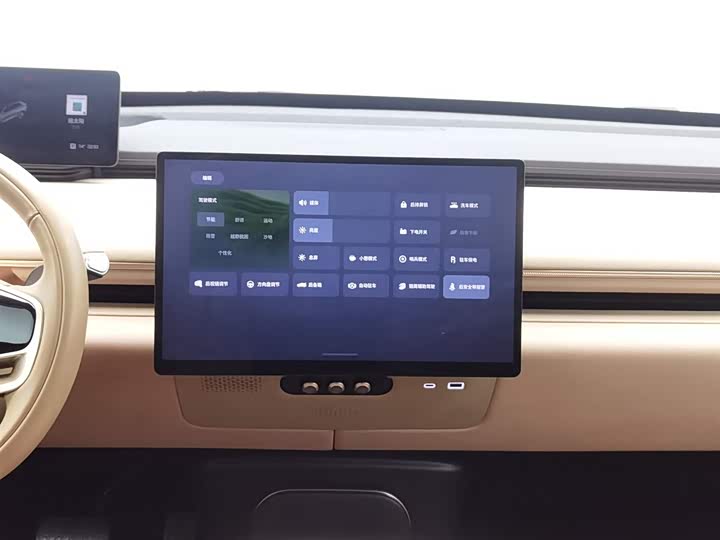 Фото 12 - Exeed Sterra ET