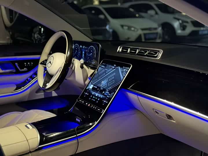 Фото 4 - Mercedes-Benz Maybach S-Class