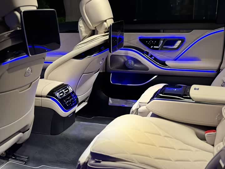 Фото 5 - Mercedes-Benz Maybach S-Class